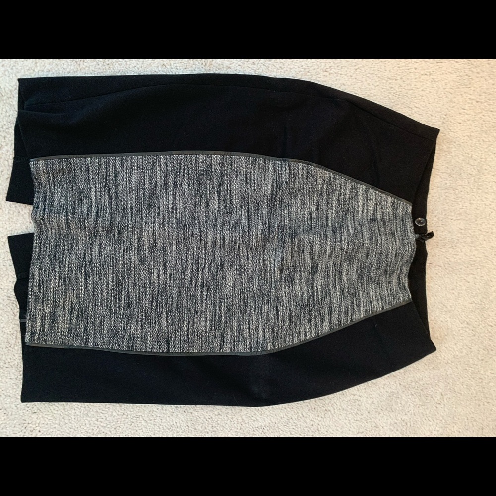 H&M size 2 pencil textures skirt